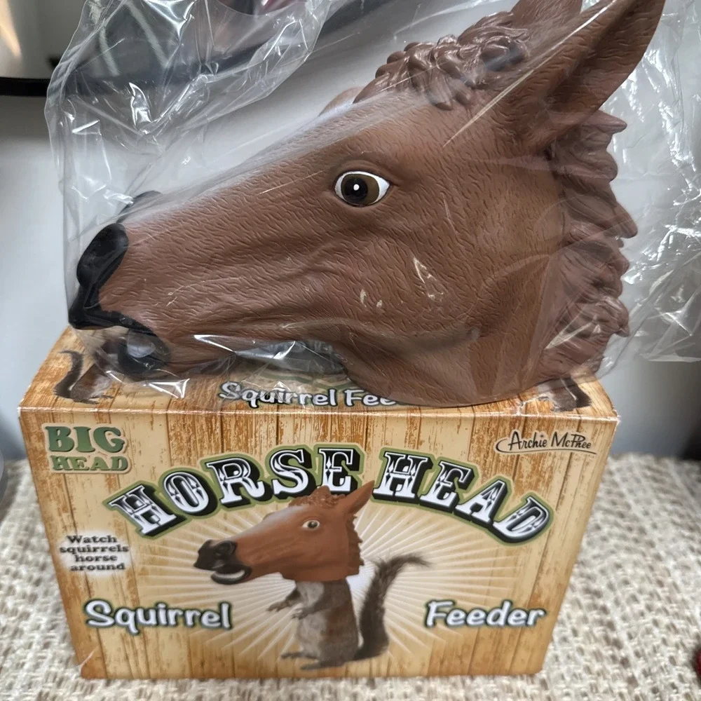 Squirrel Feeder NIB Horse Head Archie McPhee Accoutrements Big Head Animal